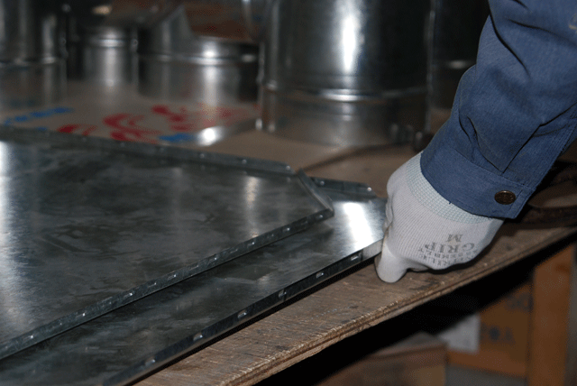 長崎有限会社ダイワ工業では、ダクト工事、保温工事など空調換気にかかわる工事を行なっている会社です。